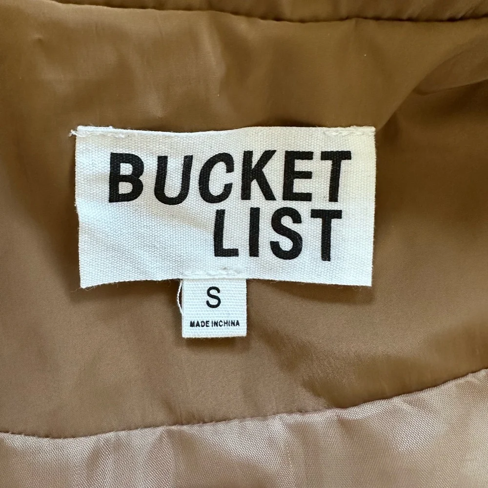 Bucket List Ruffle Sleeve Puffer Vest Gold Tan Quilted Statement Vest Sz S - Picture 10 of 12